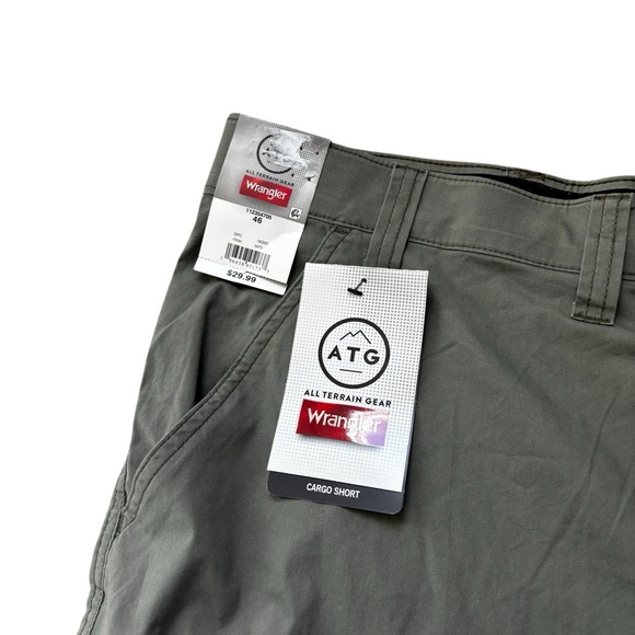 MEN'S Wrangler AUTHENTICS Stretch Olive Cargo Short - Picture 5 of 10
